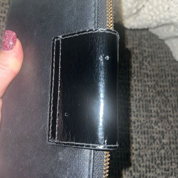✨Ted Baker Black Patent Leather Buckle Zip Around Wallet✨ - Picture 8 of 10